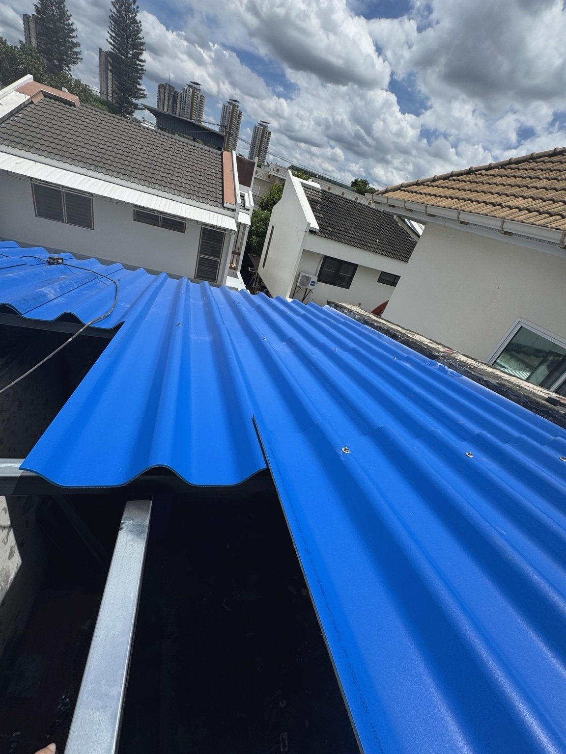 08 Roof